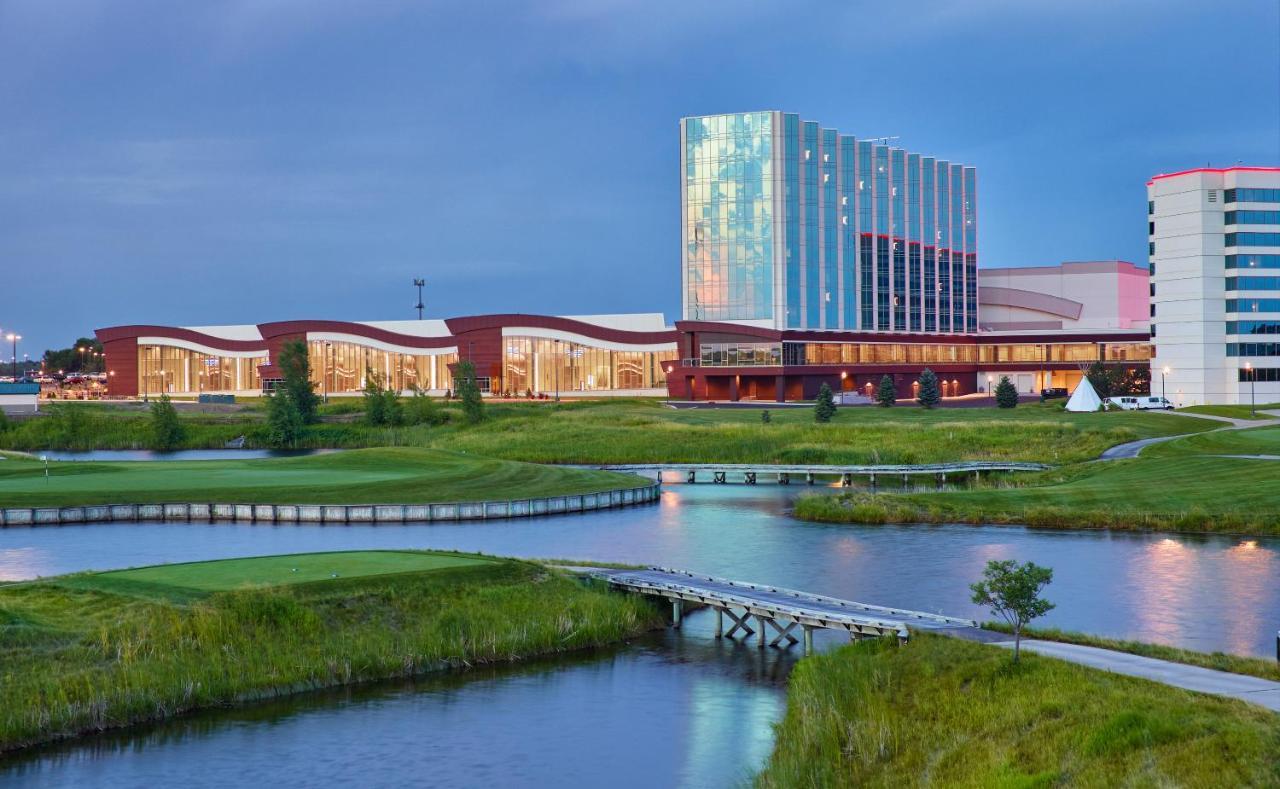 Mystic Lake Casino Hotel Prior Lake Экстерьер фото